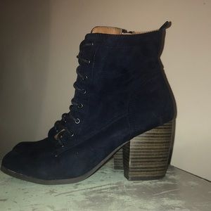 Size 9 navy booties